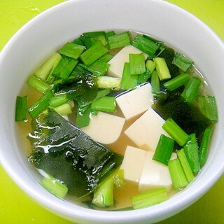 豆腐とニラのわかめのスープ